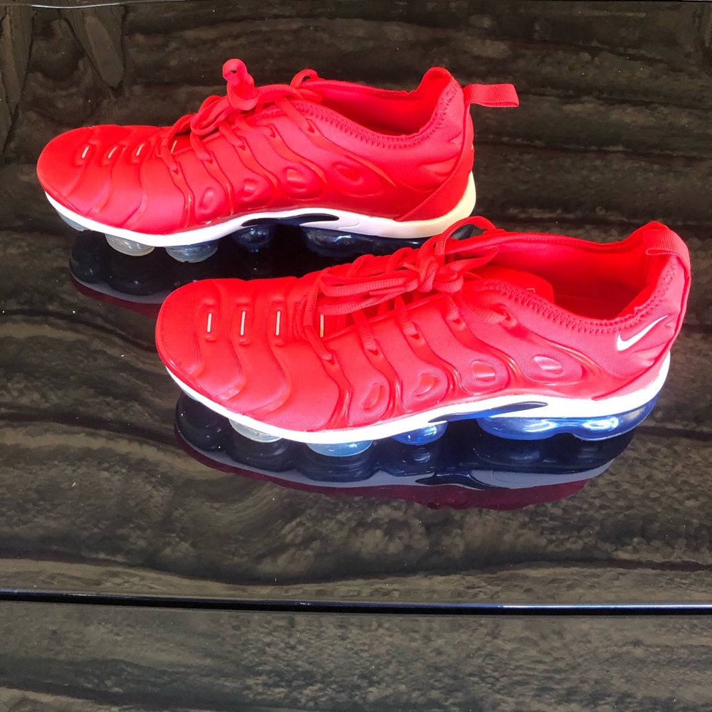 New Nike men’s Vapormax plus sneakers red 11